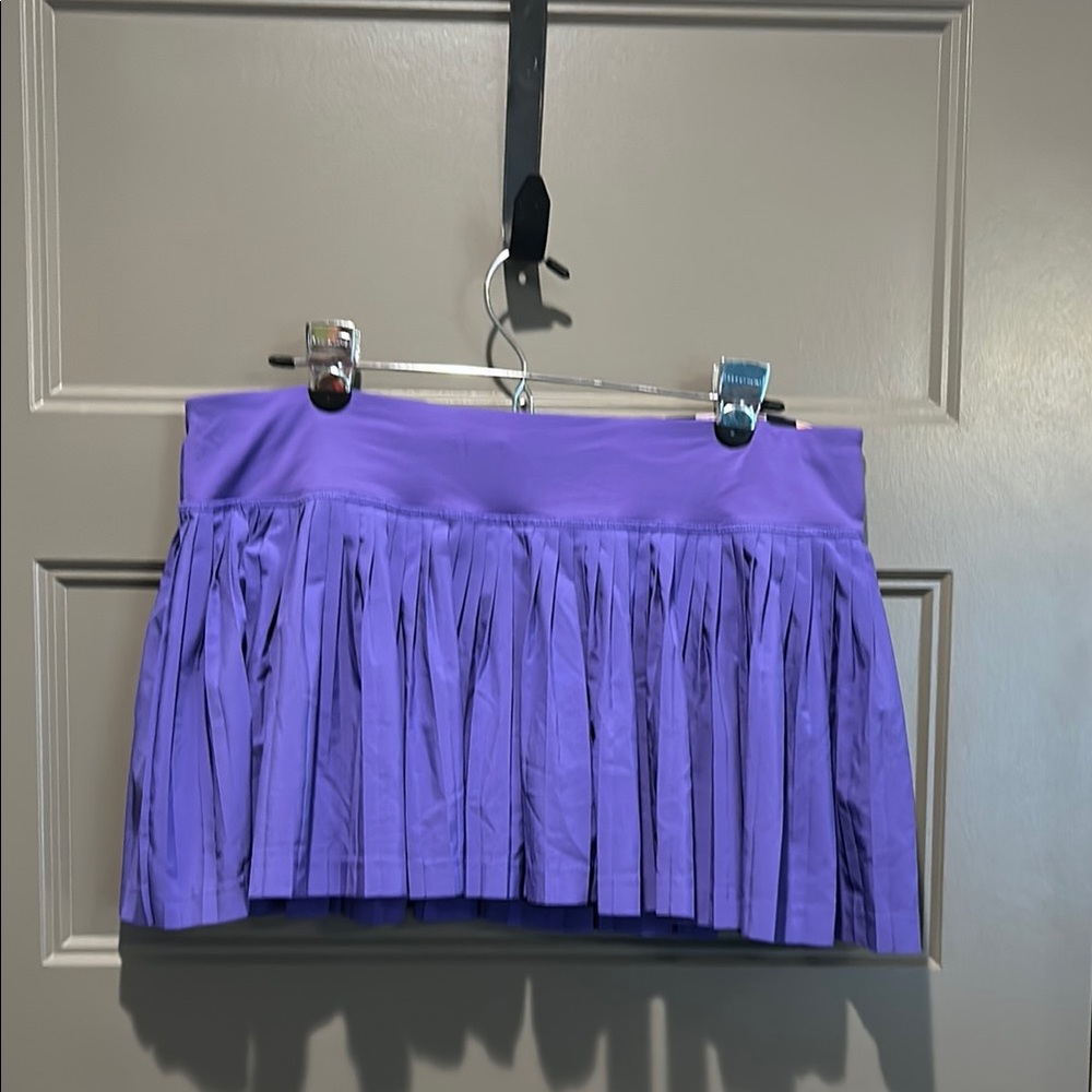 Lululemon Pleat To Street Skirt II
Iris Flower (skort)